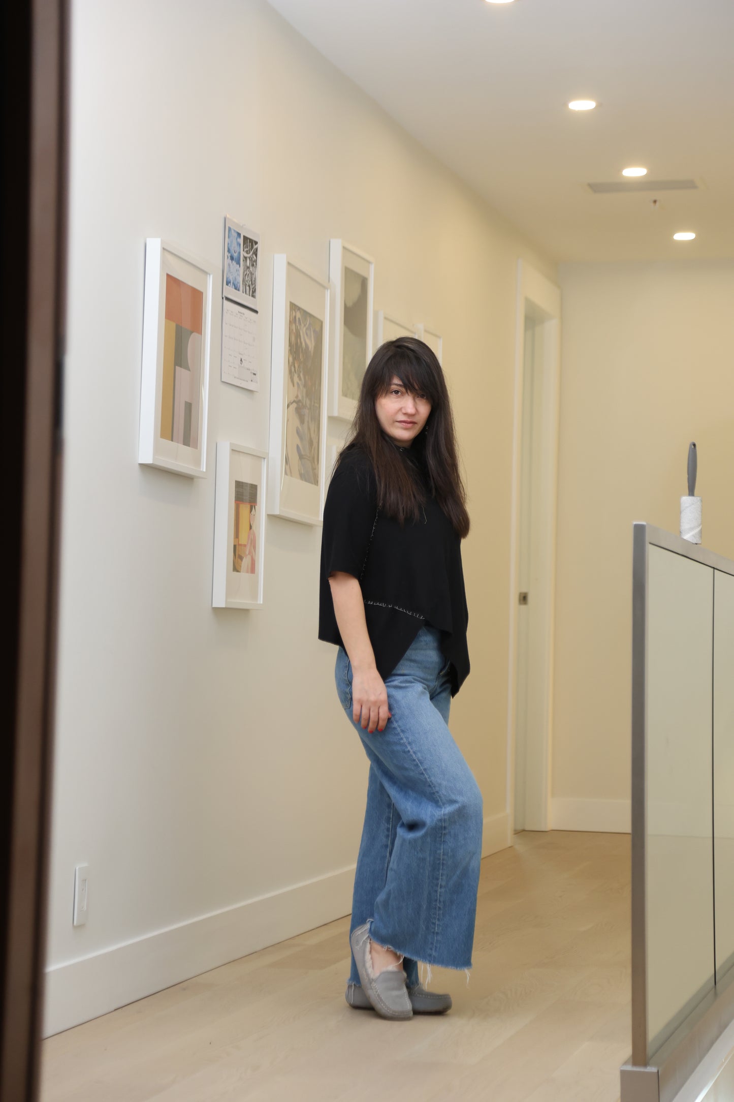 Black women A symmetrical shirt