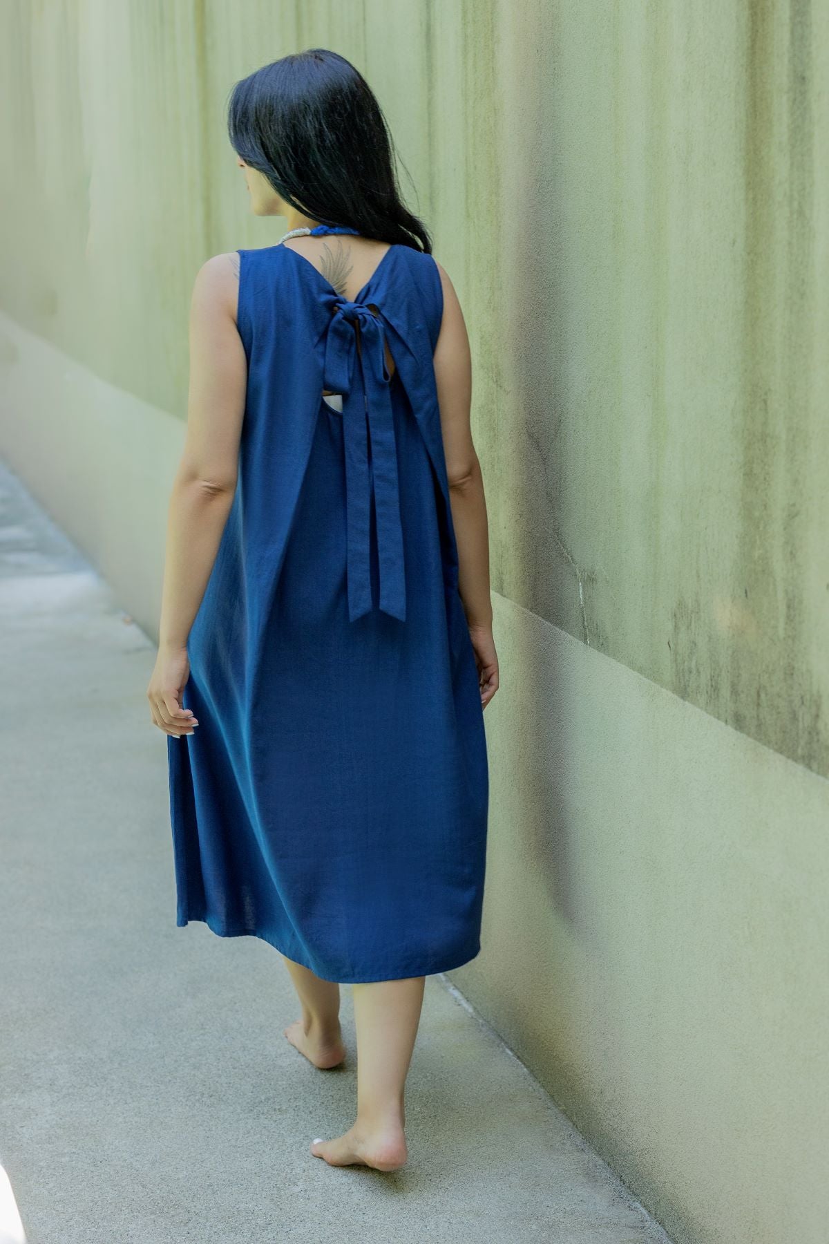 Sleeveless Dress with Bow-Tie Back Detail, Blue/Beige kimkimely Sleeveless Dress with Bow-Tie Back Detail, Blue/Beige kimkimely